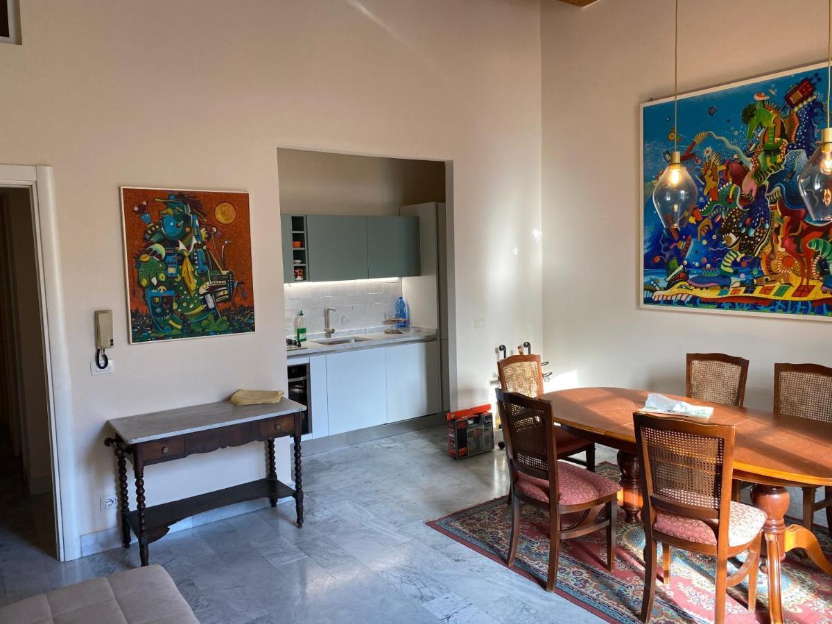 Renovated Apartment With 3 Bedrooms In An Historic Palazzo Between Port And Old Town 리보르노 외부 사진
