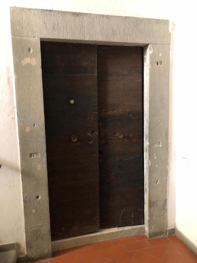 Renovated Apartment With 3 Bedrooms In An Historic Palazzo Between Port And Old Town 리보르노 외부 사진