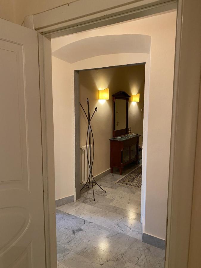 Renovated Apartment With 3 Bedrooms In An Historic Palazzo Between Port And Old Town 리보르노 외부 사진