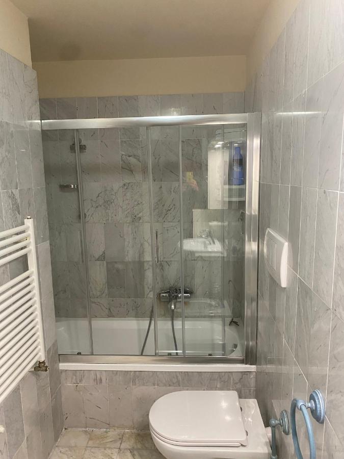Renovated Apartment With 3 Bedrooms In An Historic Palazzo Between Port And Old Town 리보르노 외부 사진