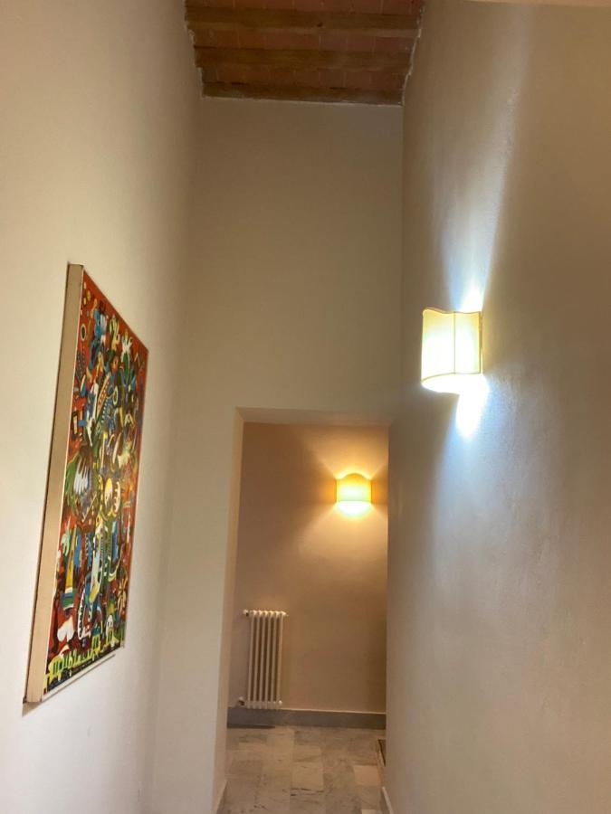 Renovated Apartment With 3 Bedrooms In An Historic Palazzo Between Port And Old Town 리보르노 외부 사진